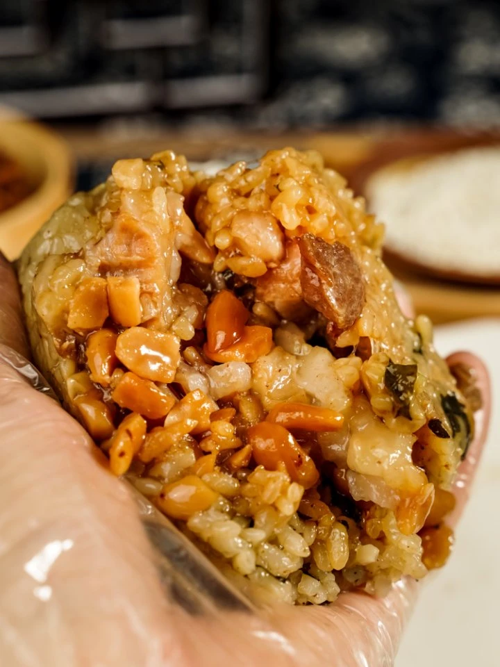 广东化州花生腩肉粽蛤篓粽蛋黄粽瘦肉粽早餐方便速食广式风味