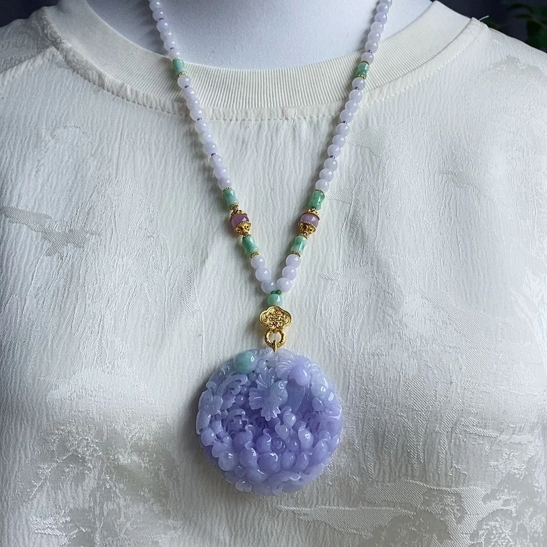 翡翠未镶嵌吊坠(赠链)