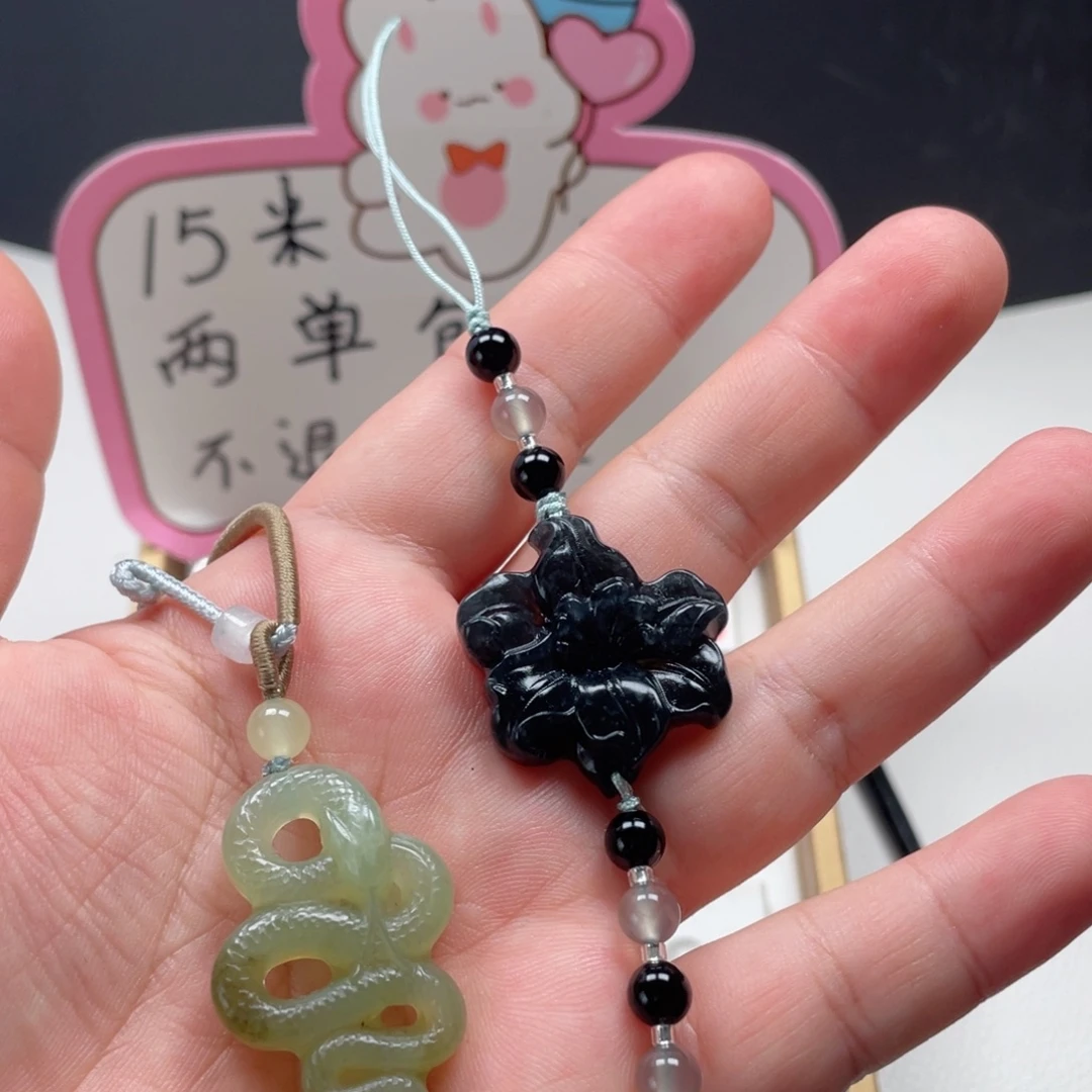 未镶嵌蛇纹石玉颈饰