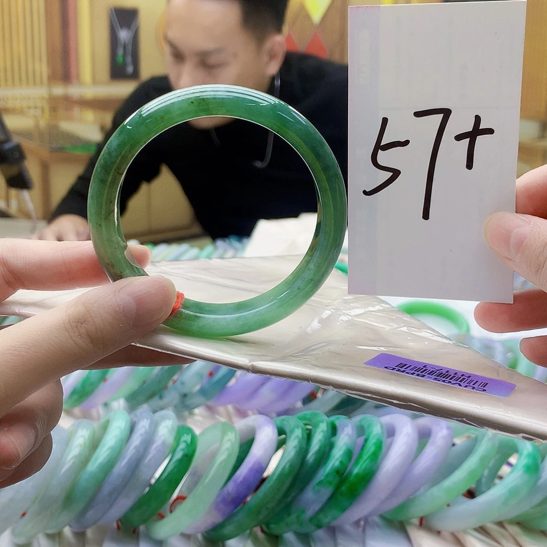 翡翠未镶嵌手镯yy