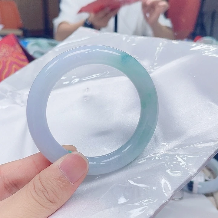 翡翠手镯未镶嵌潮****）翡翠