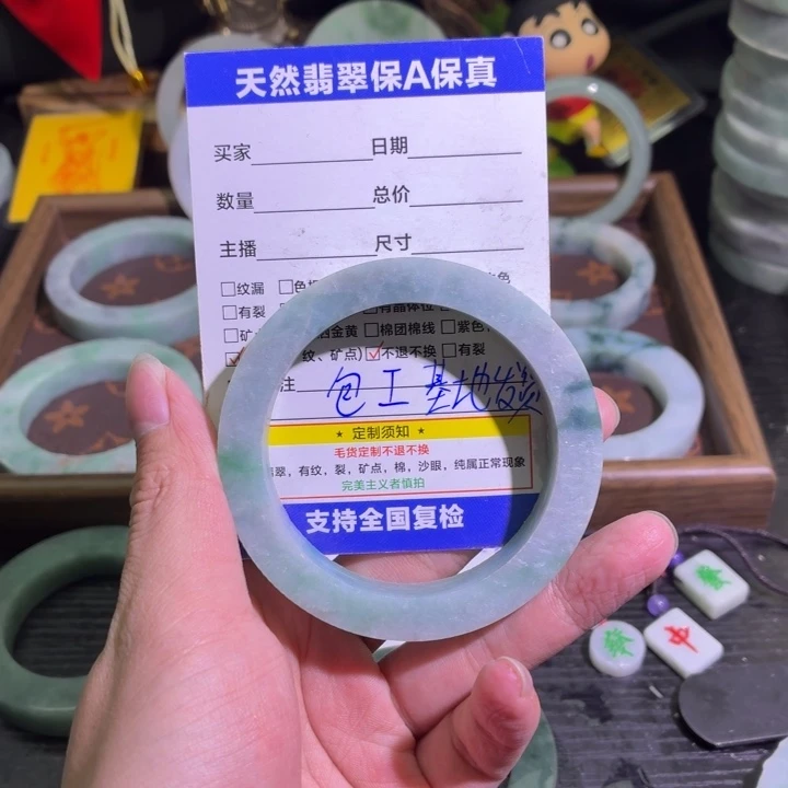 定制翡翠未镶嵌天然翡翠A货毛胚手镯