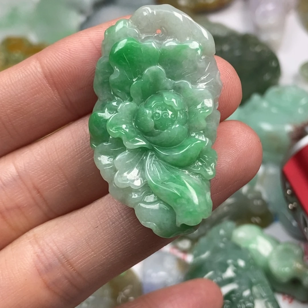 九***妹翡翠未镶嵌颈饰翡翠