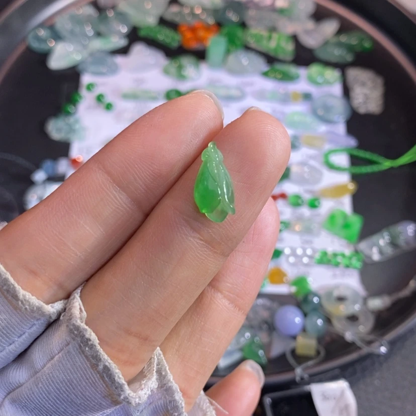 【闪购商品】翡翠挂件未镶嵌兰花