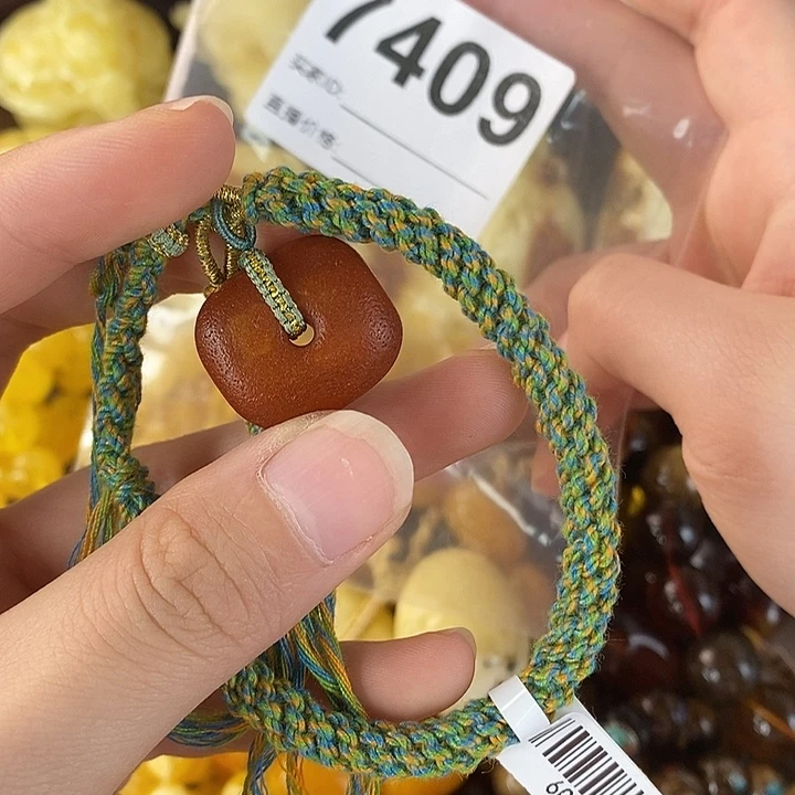 蜜蜡未镶嵌珠宝奇石