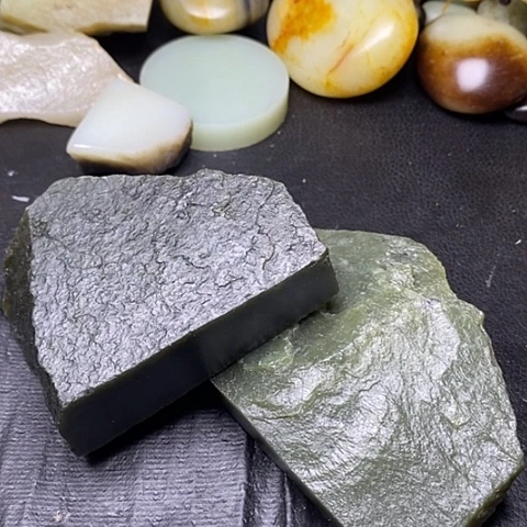 未镶嵌和田玉摆件