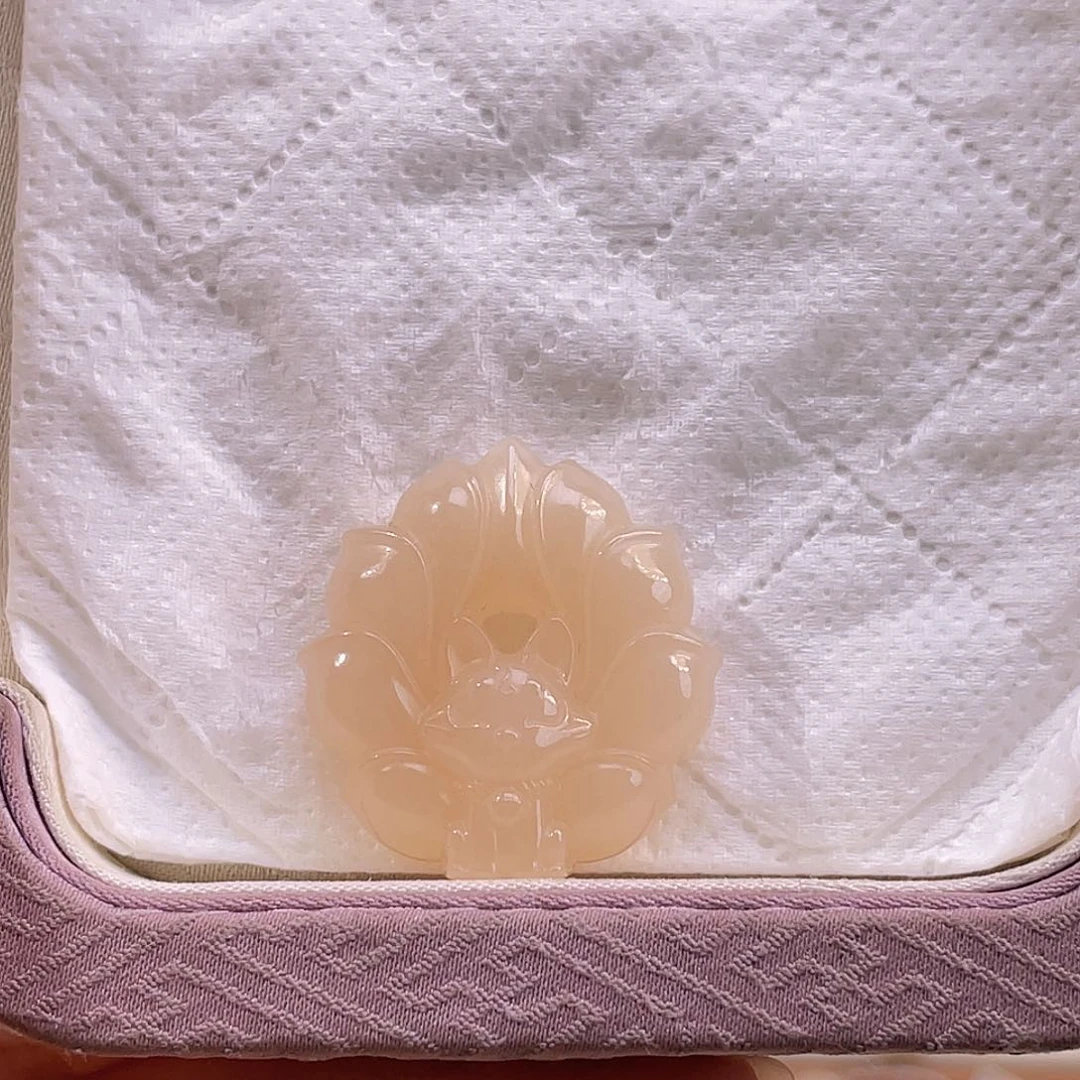 和田玉18K金镶嵌吊坠(不含链)@****板熟红粉有糯九尾狐