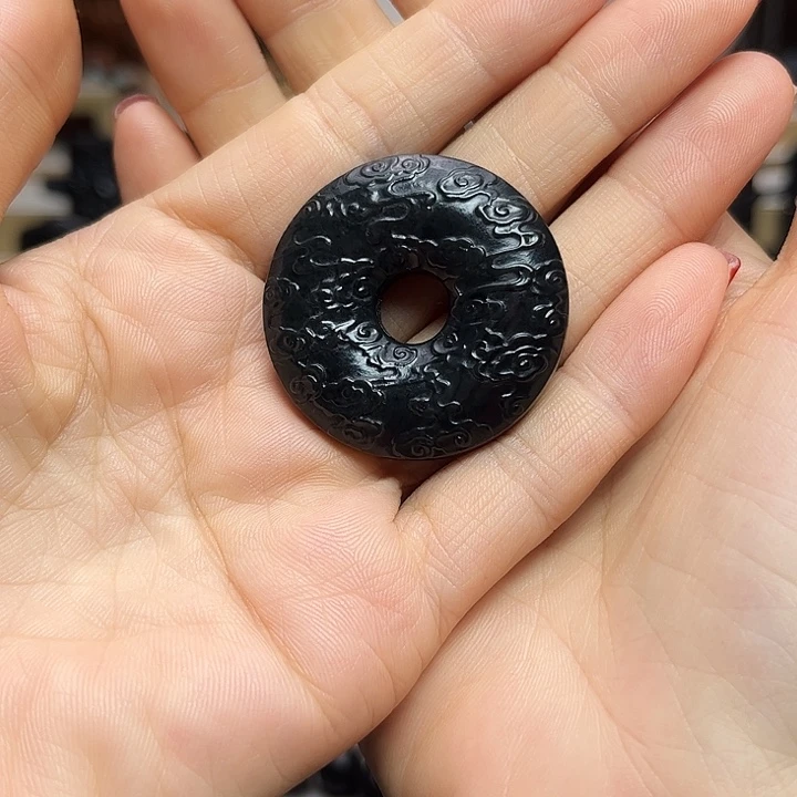 吊坠(赠链)未镶嵌和田玉（墨玉）平安扣