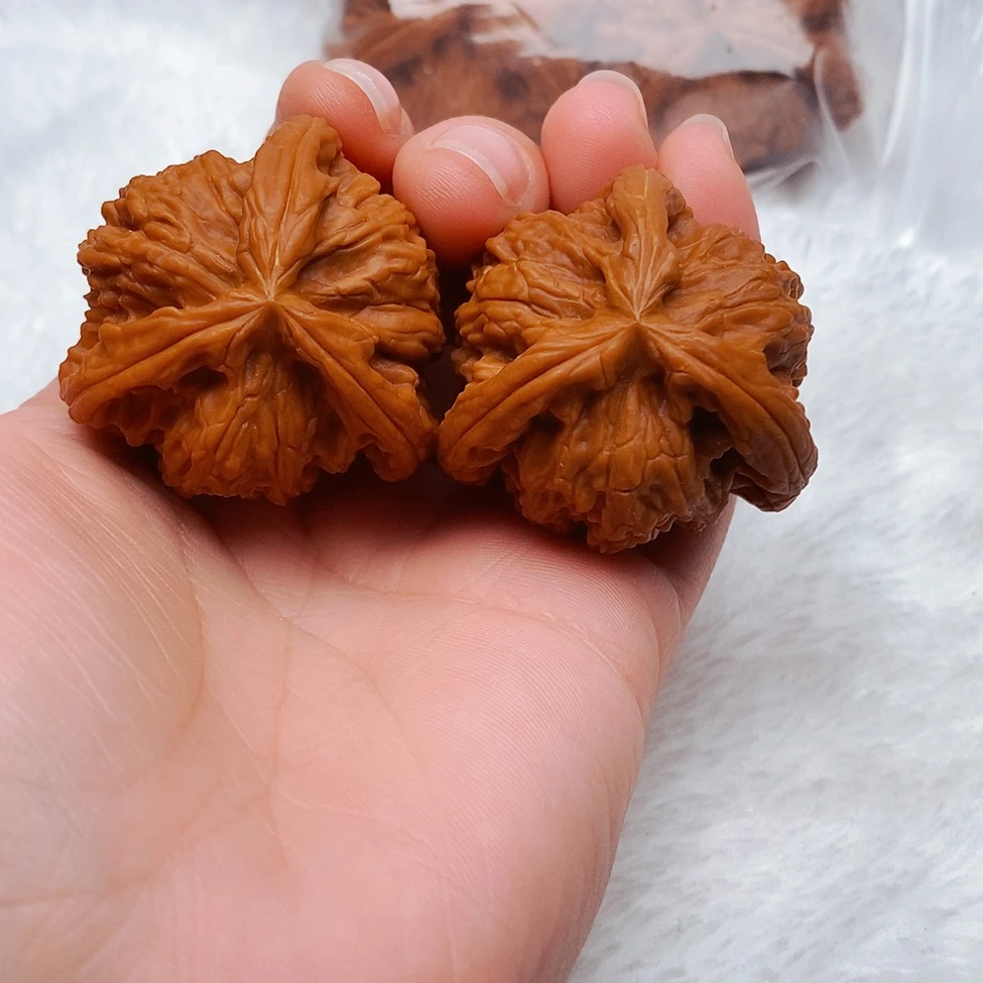 平***心文玩核桃吊坠三棱