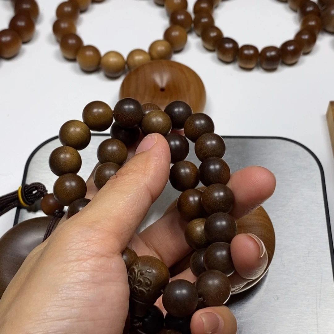 檀香木中***万老山檀香1.2手持沉水焦糖