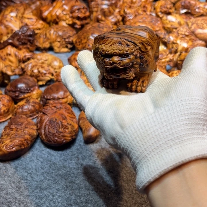 繁***星木貔貅掌中宝把件