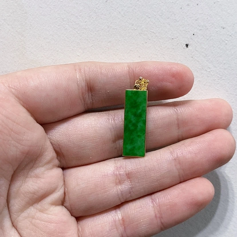 【闪购商品】颈饰18K金镶嵌翡翠