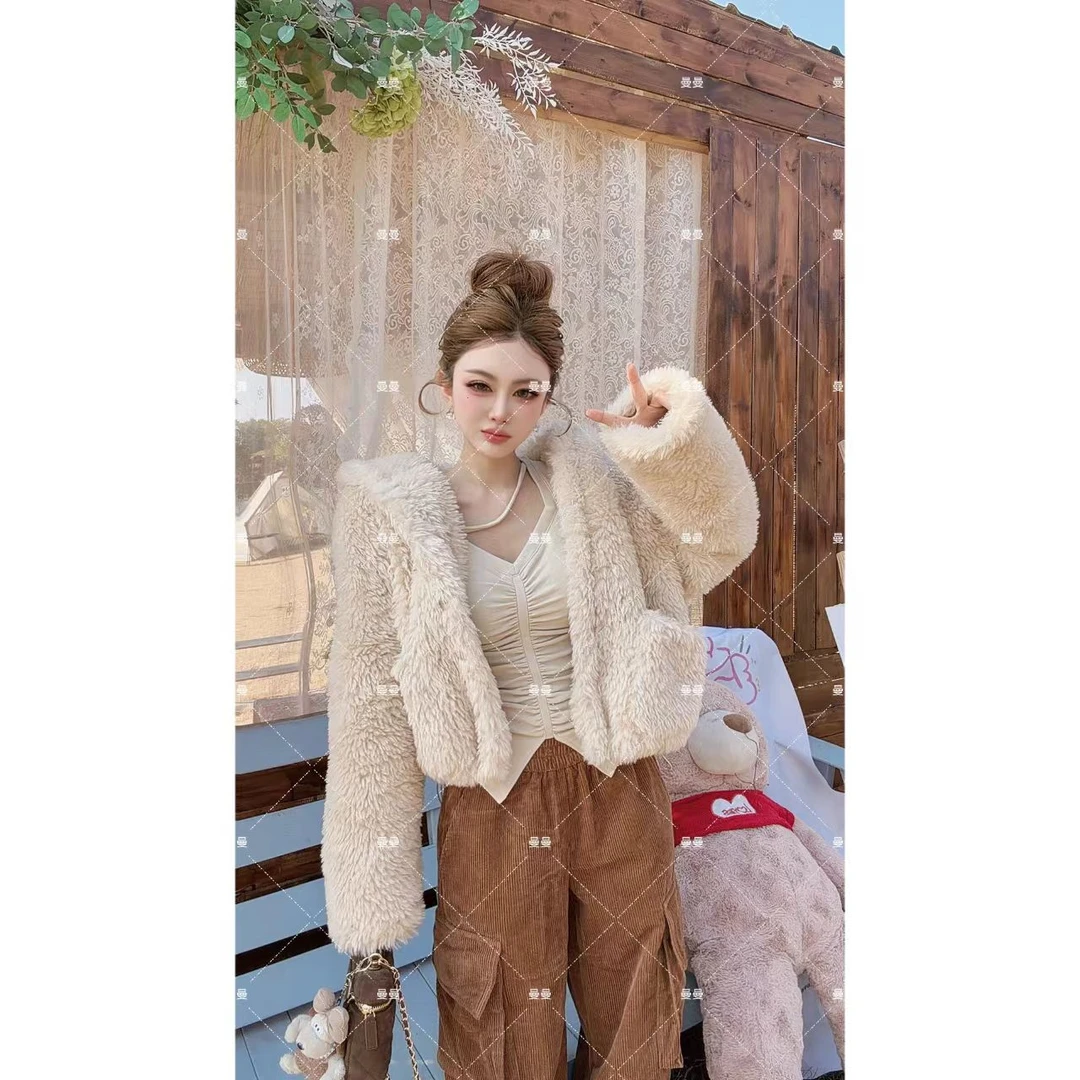 曼曼【奶气可笓熊~】加厚环保羔毛毛茸茸排扣连帽外套39771#