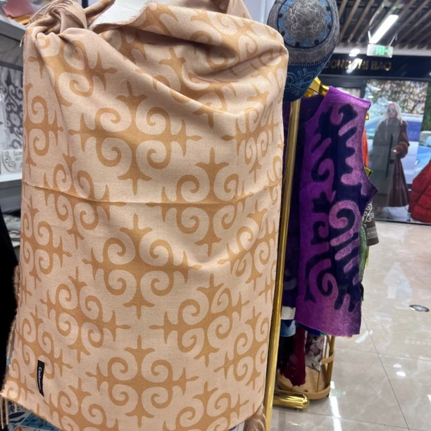 哈萨克族风进口流苏百搭女款时尚围巾