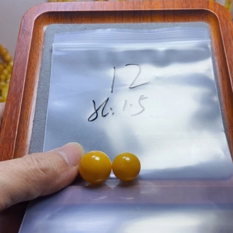 蜜蜡裸石未镶嵌天然蜜蜡鸡油黄圆珠