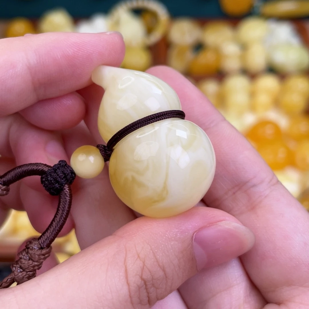 未镶嵌吊坠(赠链)蜜蜡