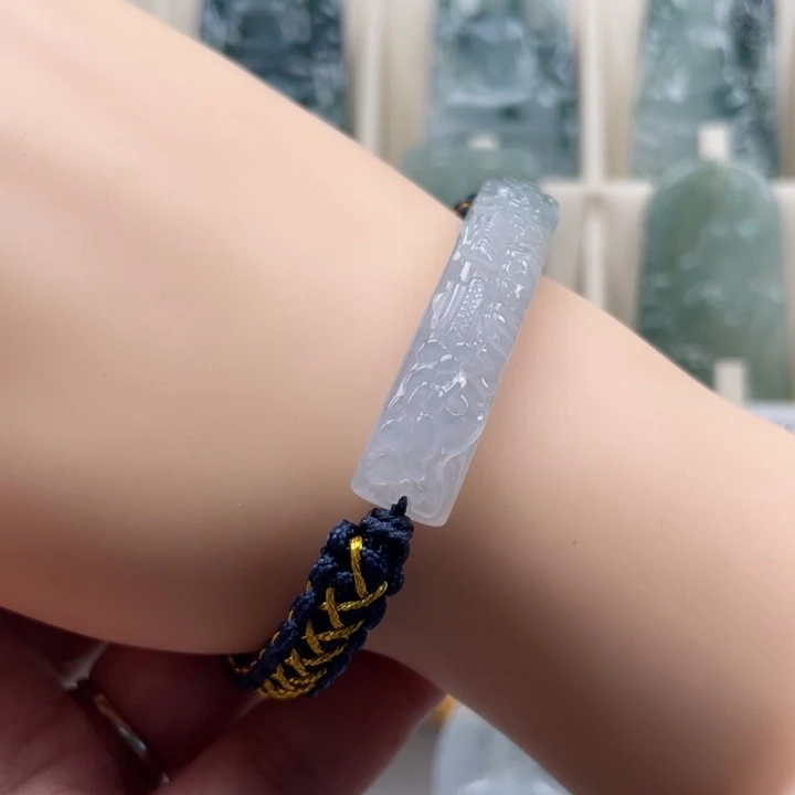 翡翠未镶嵌颈饰玉