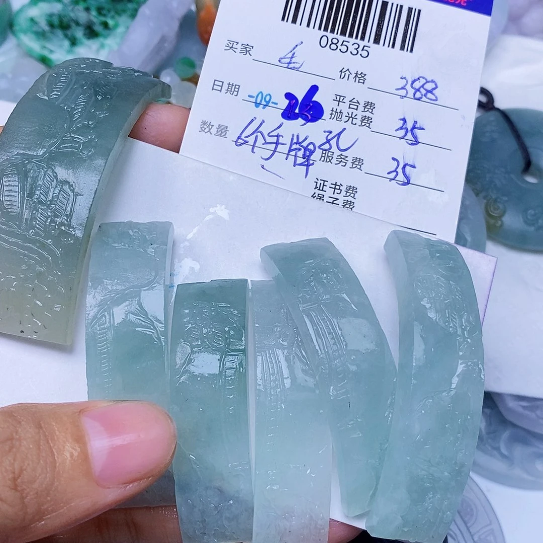 毛***女定制翡翠未镶嵌翡翠