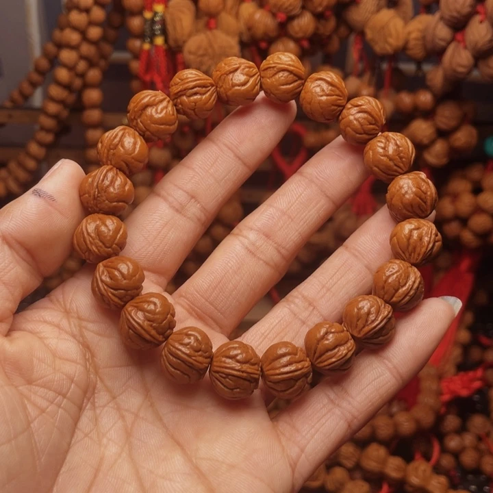 木质类龙纹桃枭挂件