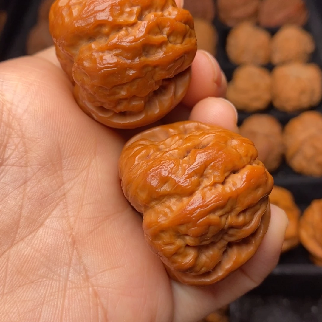 文玩核桃把件秦岭野生核桃