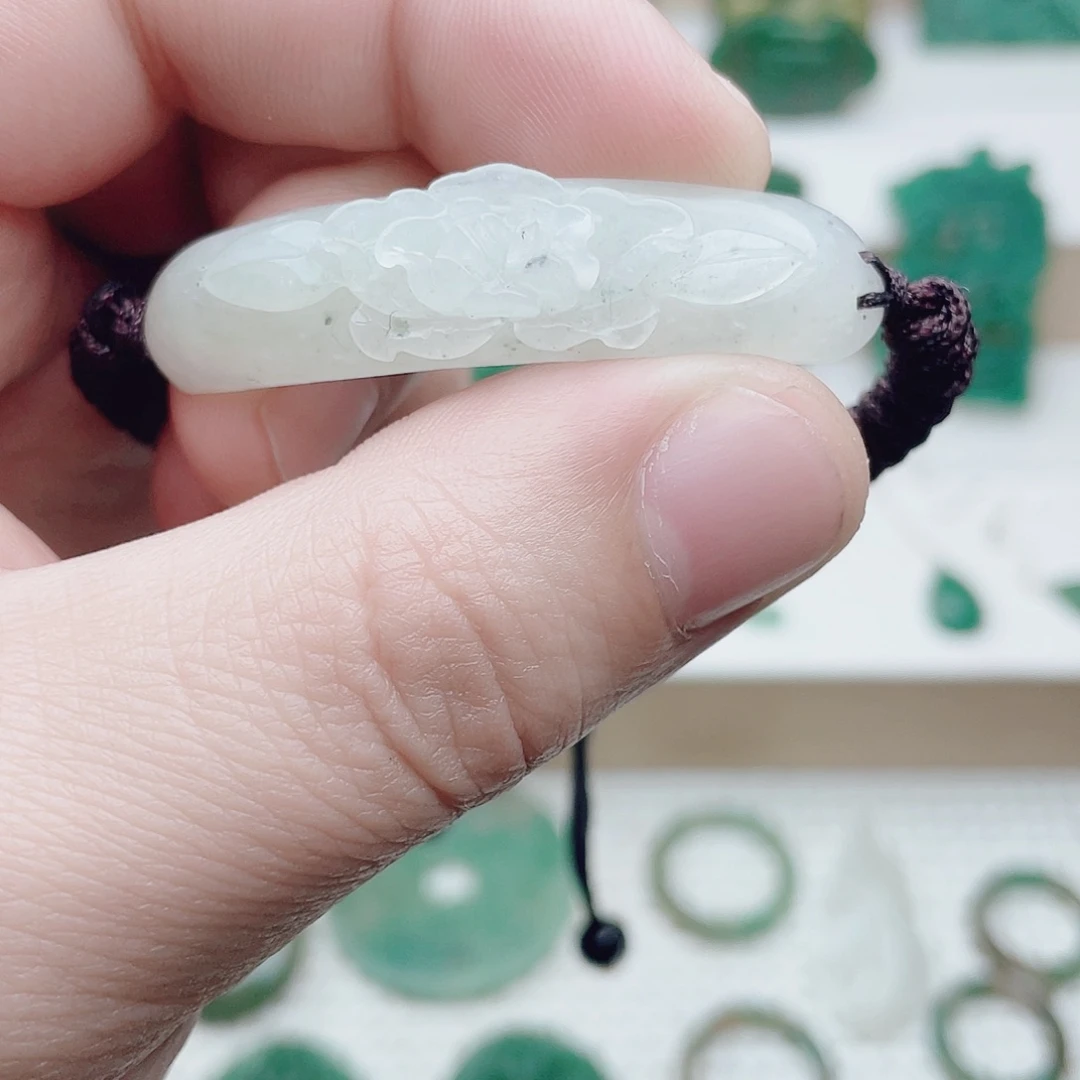 独山玉未镶嵌手牌