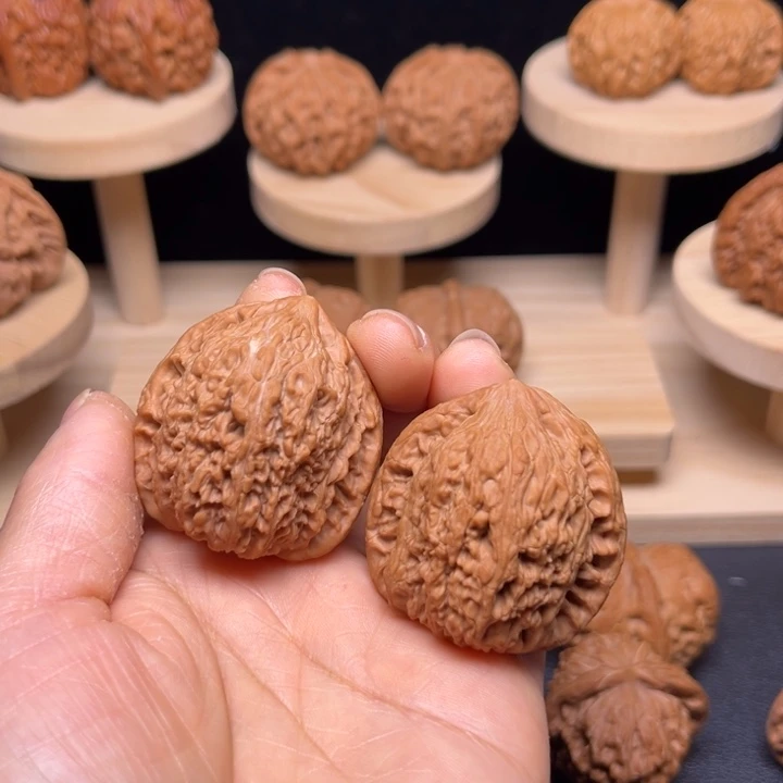 文玩核桃吊坠39绣球