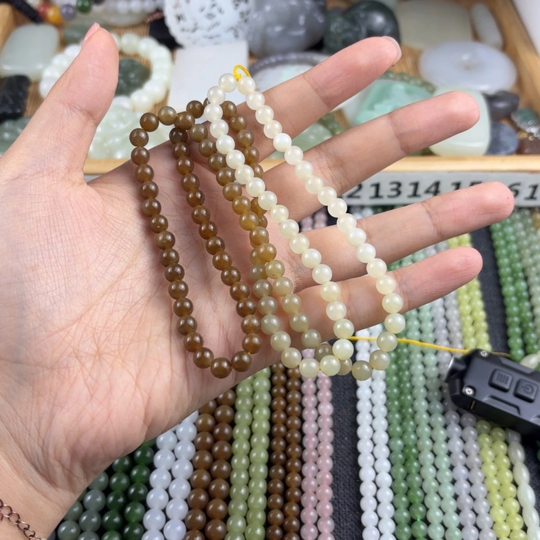 年***轮颈饰未镶嵌和田玉