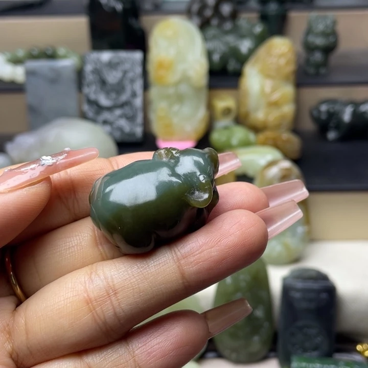 和田玉未镶嵌挂件