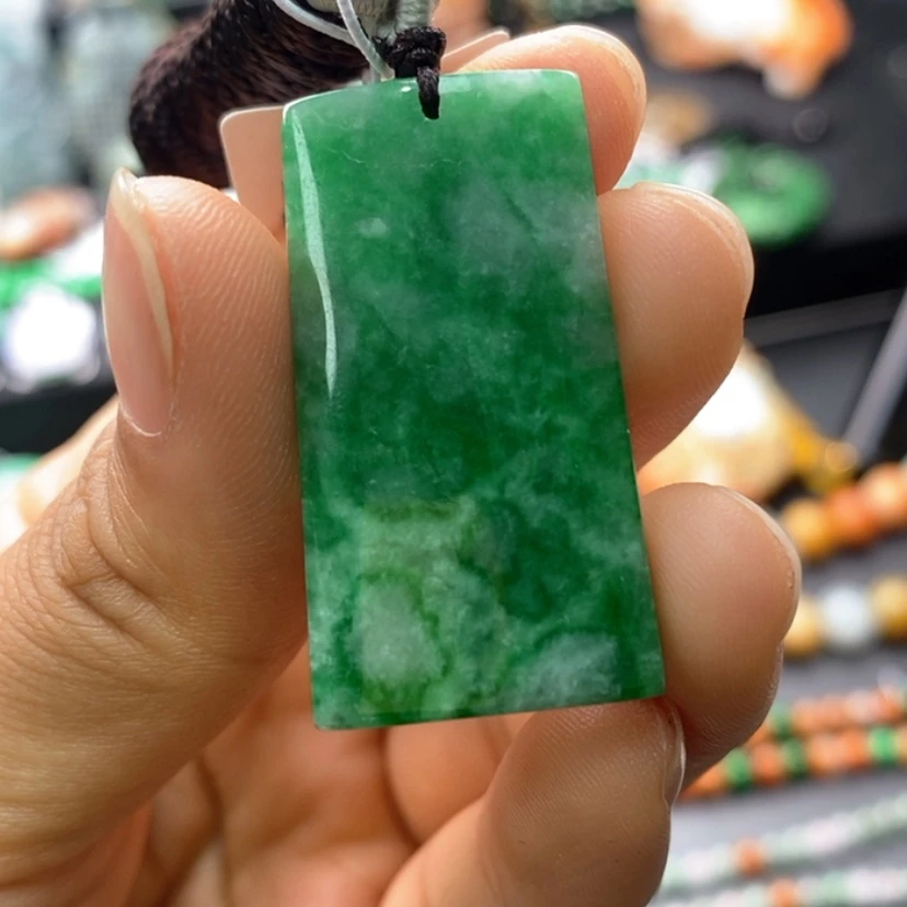 【闪购商品】翡翠未镶嵌颈饰