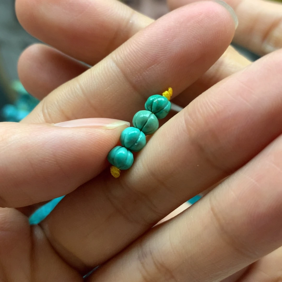 绿松石配饰未镶嵌