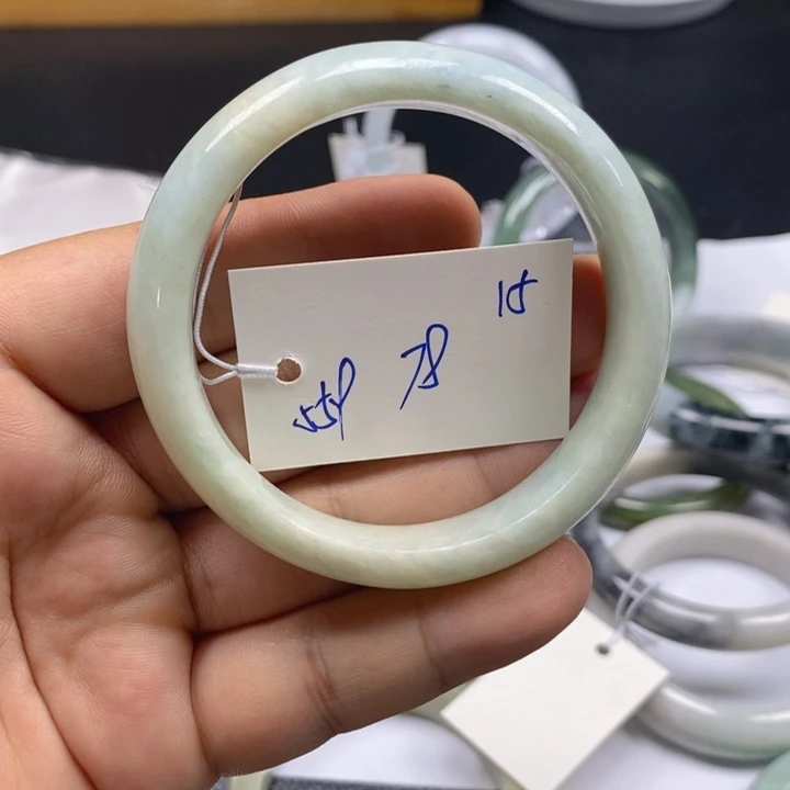 未镶嵌手镯翡翠天然翡翠