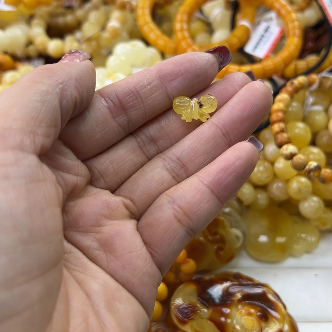 琥珀珠宝奇石未镶嵌