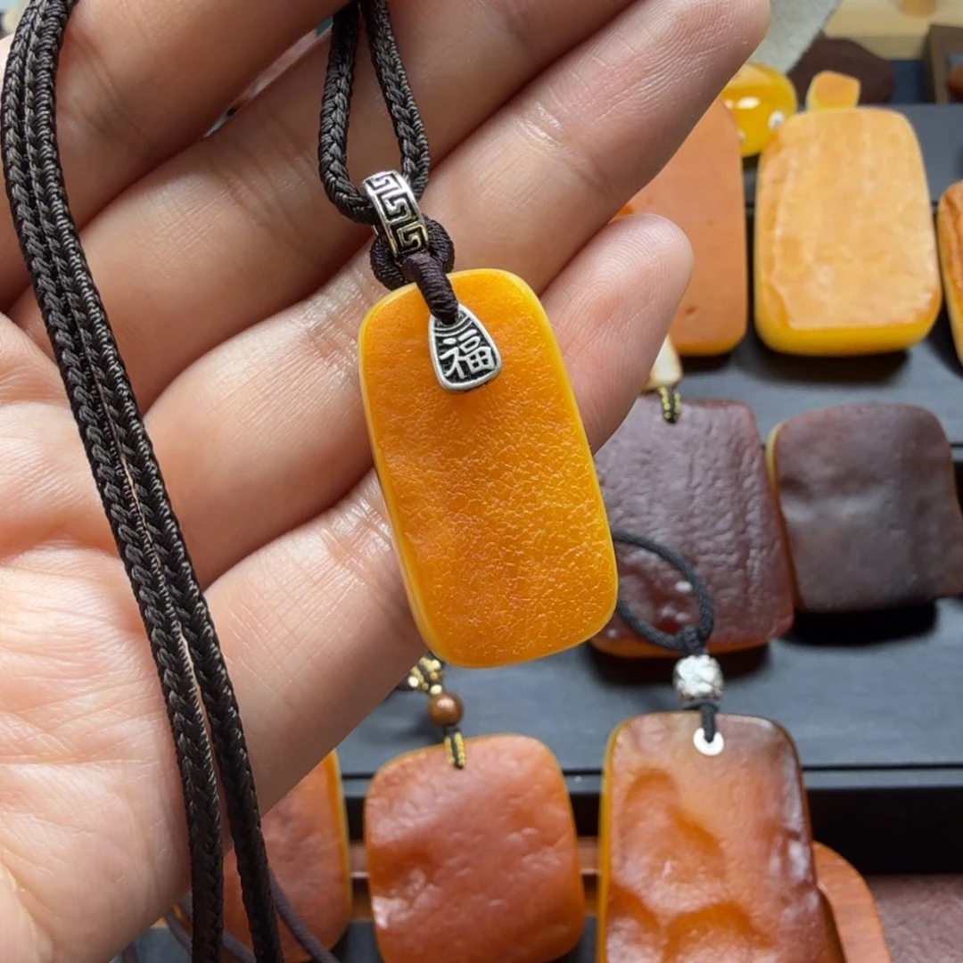 琥珀吊坠(赠链)未镶嵌