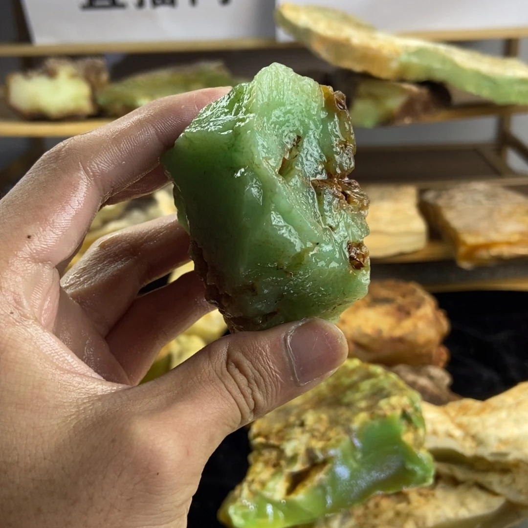 石英质玉（黄龙玉）合金珠宝奇石