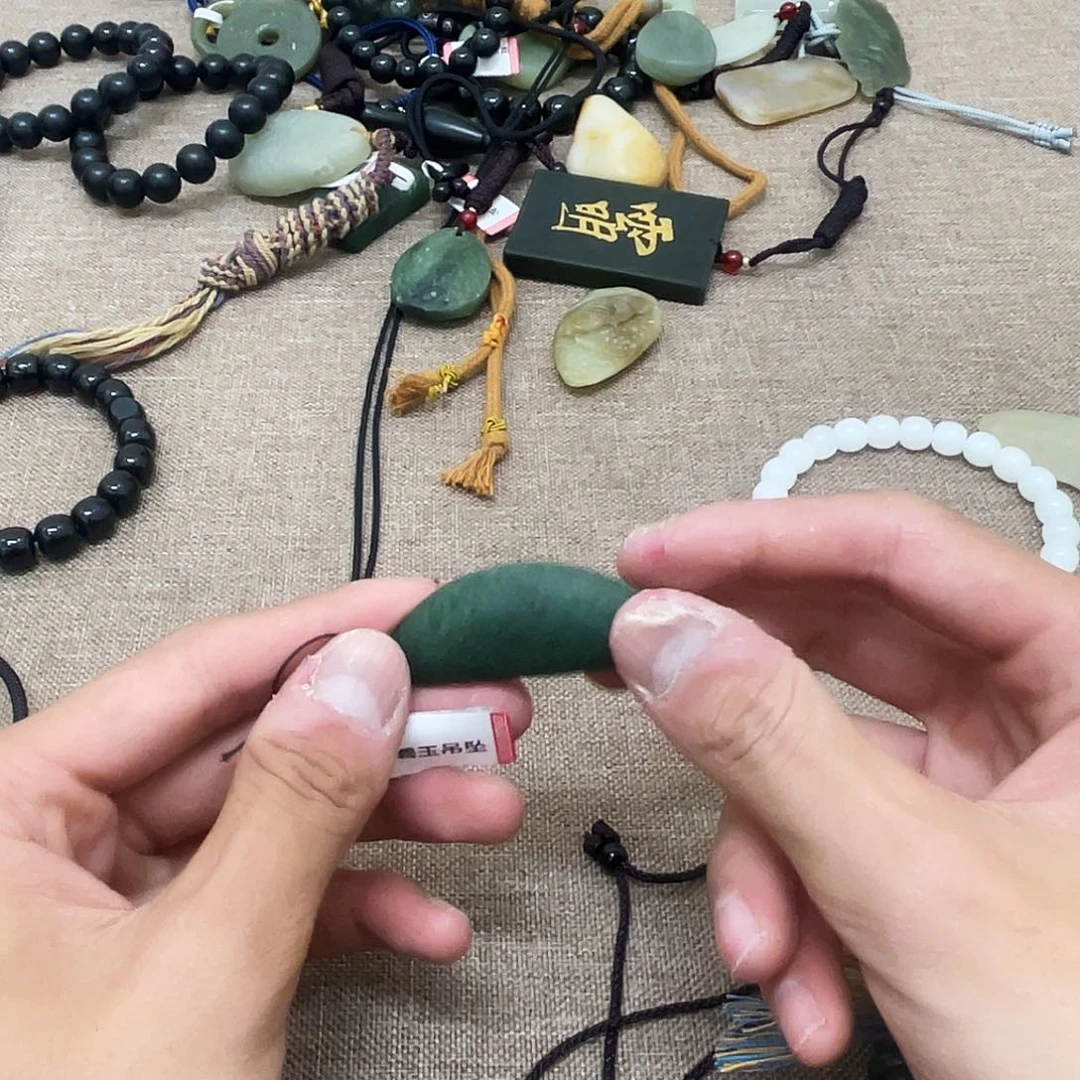 颈饰未镶嵌和田玉