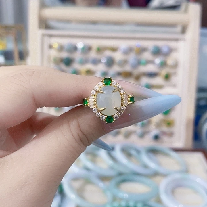 翡翠未镶嵌颈饰天然翡翠A货