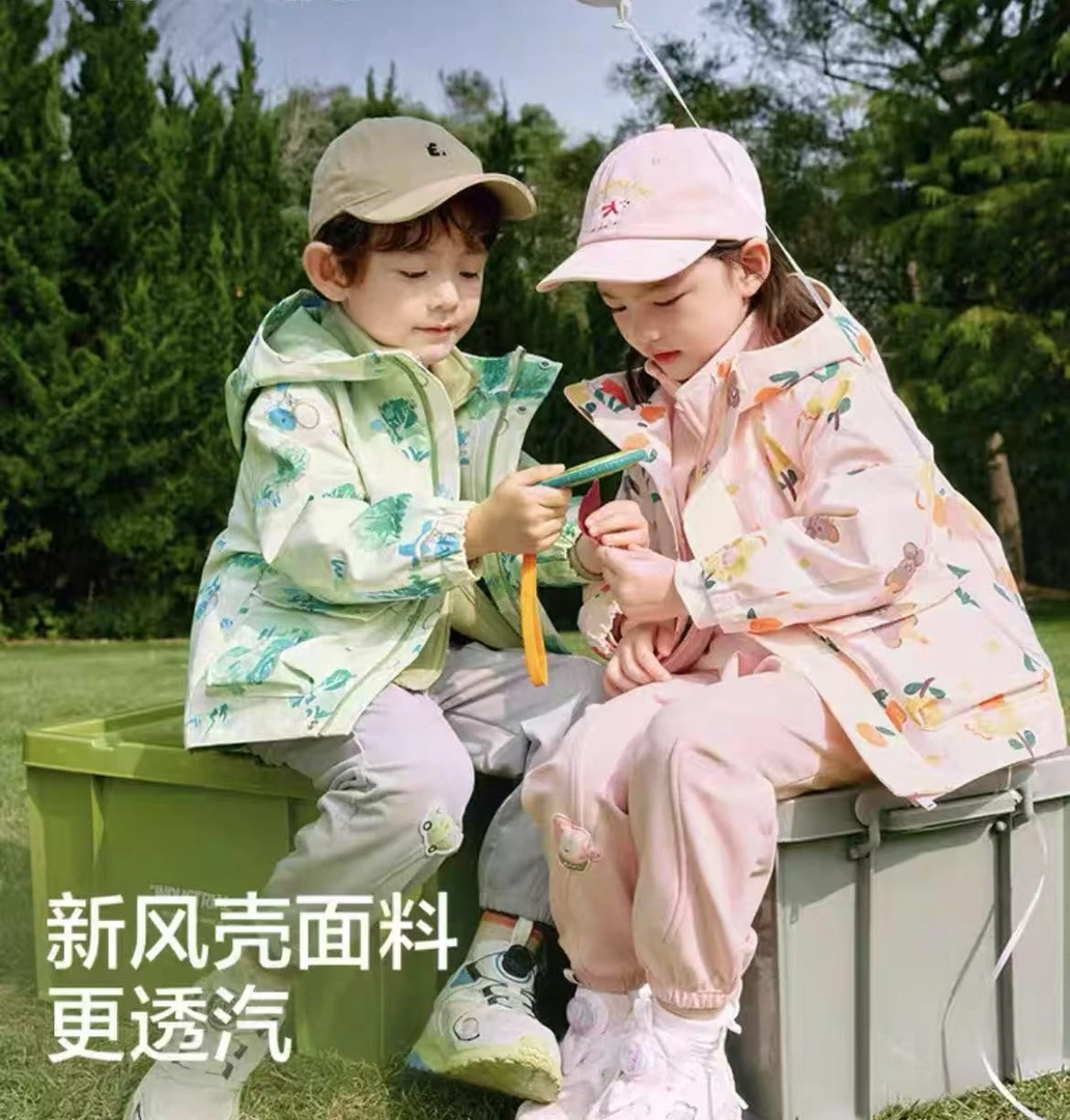 新款迷你巴家男女童羽绒服