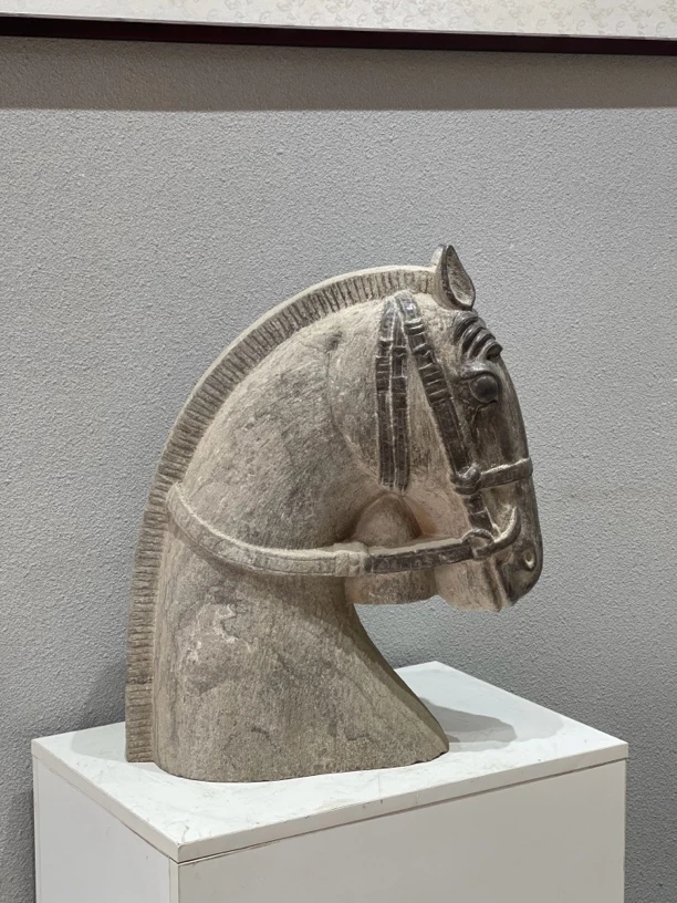 马首•青石材质