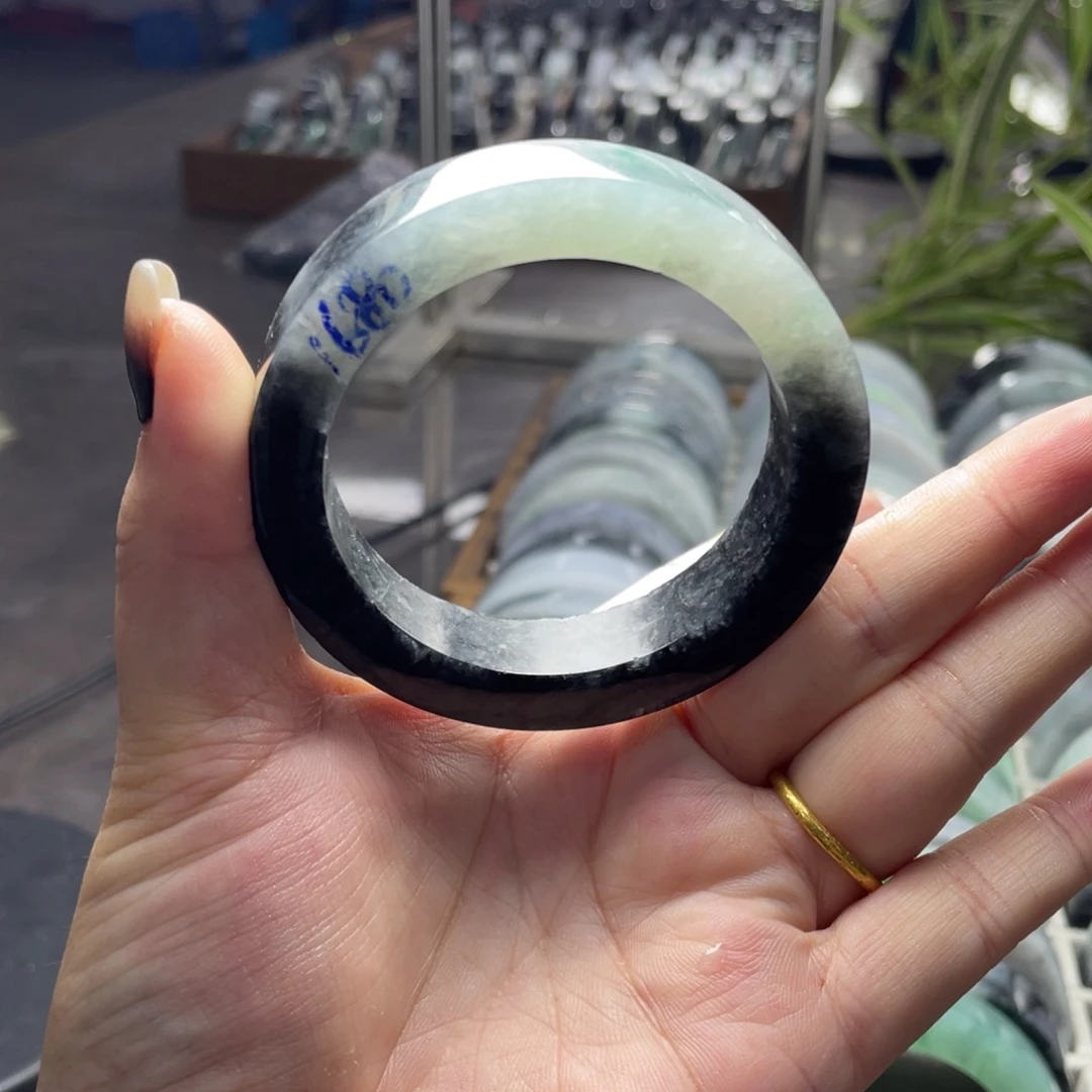未镶嵌翡翠手镯定制翡翠