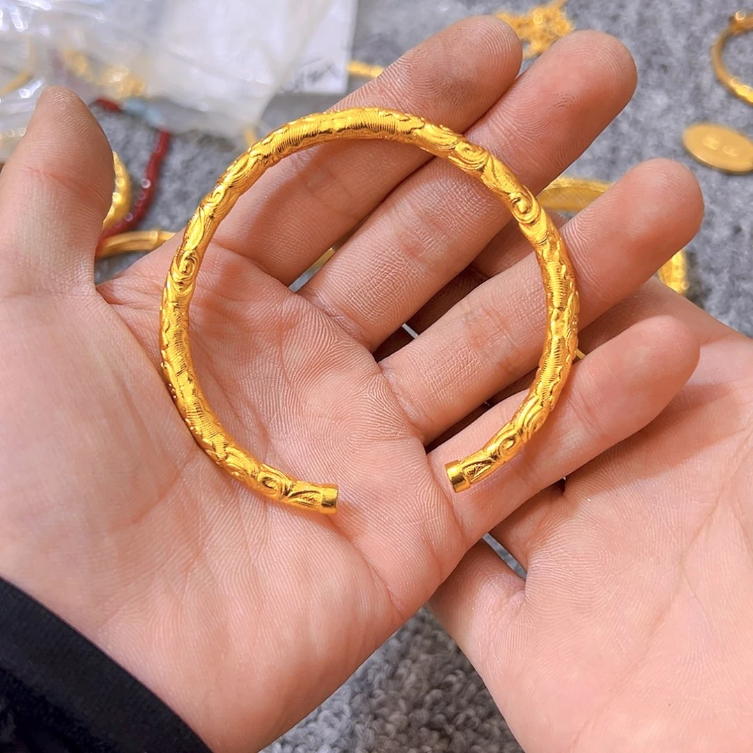 籿***開铜合金无荷花的手镯