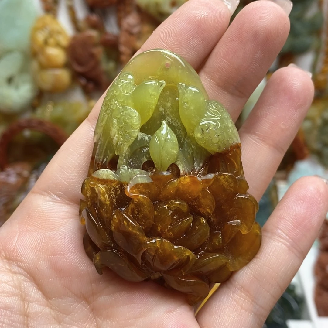 蛇纹石玉颈饰未镶嵌