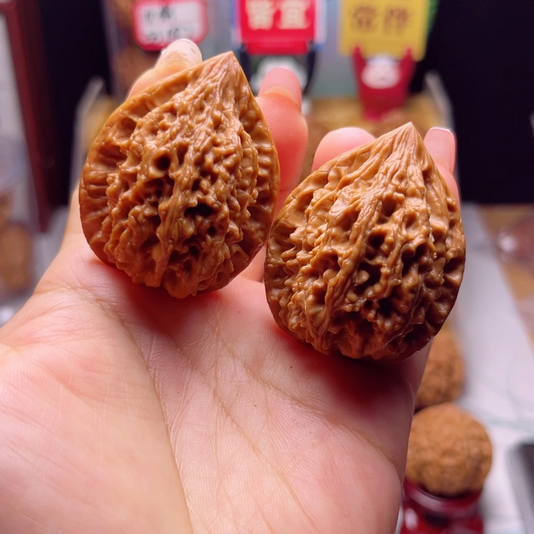 文玩核桃吊坠巨重十三陵