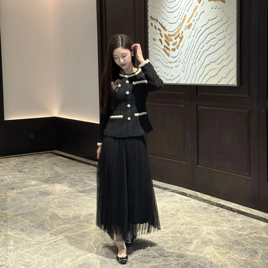 慧慧【街角梦影】小香风外套秋季2025新款女装洋气韩系黑色上衣轻奢
