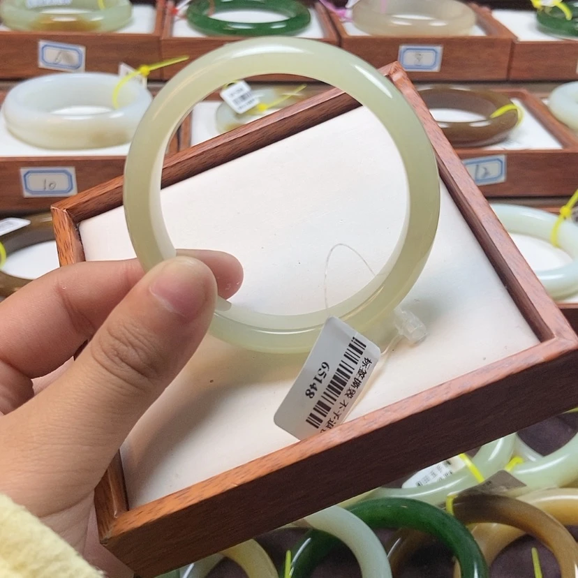 【闪购商品】和田玉手镯未镶嵌