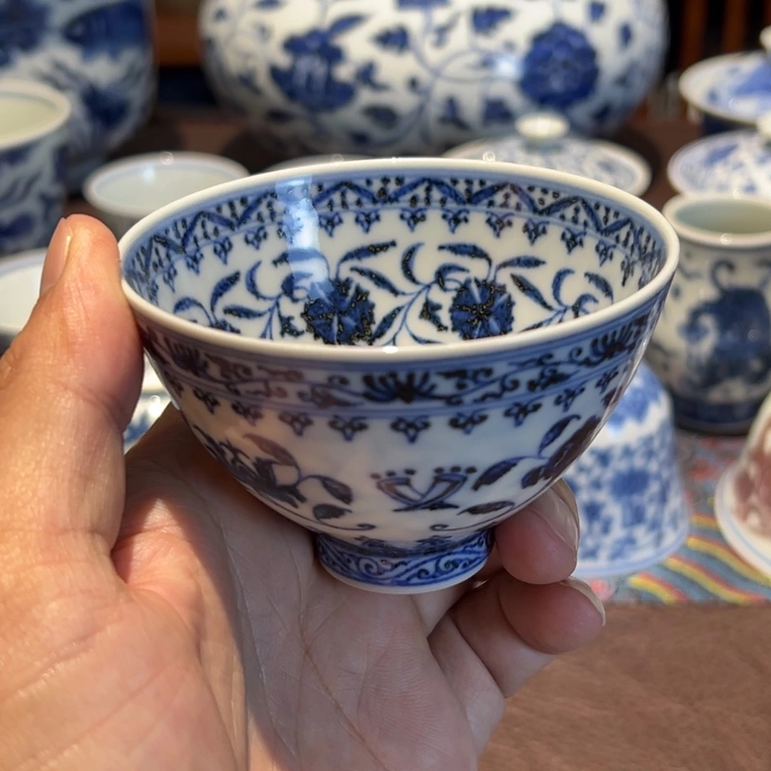 精品青花杂宝内花卉纹鸡心杯口径约8.5厘米