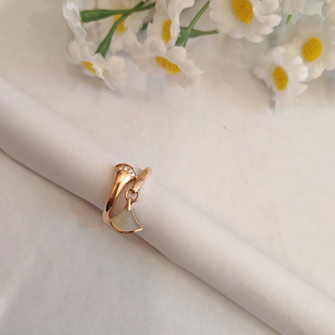 99新 BVLGARI/宝格丽 Diva白贝戒指/K玫/#52/盒