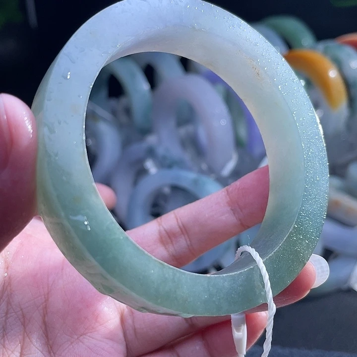 定制翡翠未镶嵌翡翠手镯