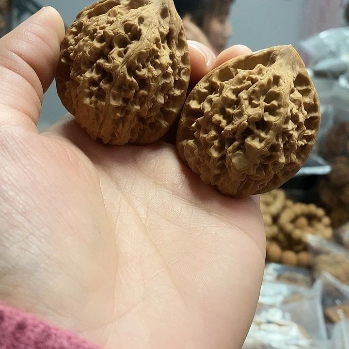 把件文玩核桃42麒麟纹官帽红皮