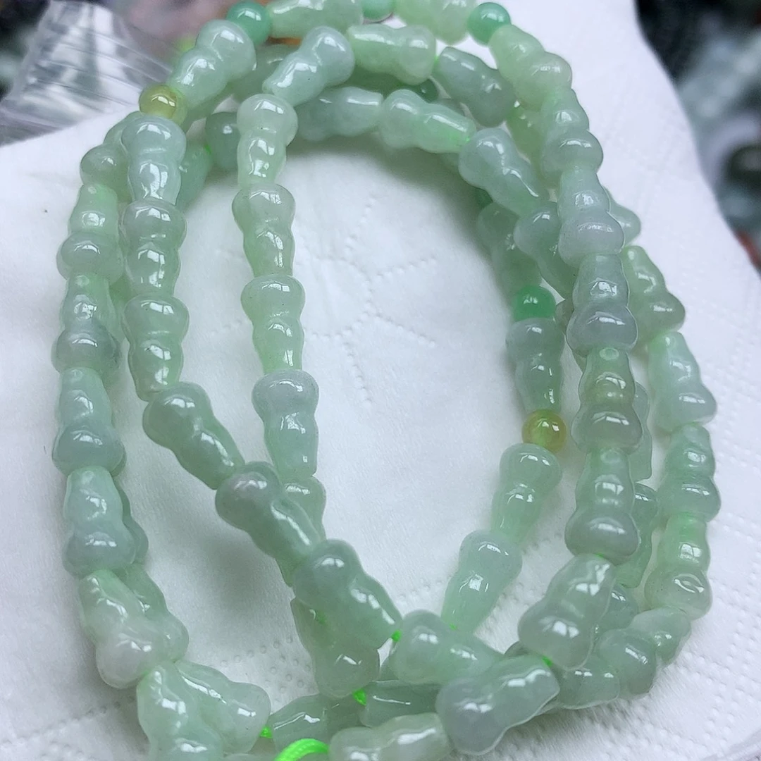 翡翠未镶嵌套链翡翠吊坠