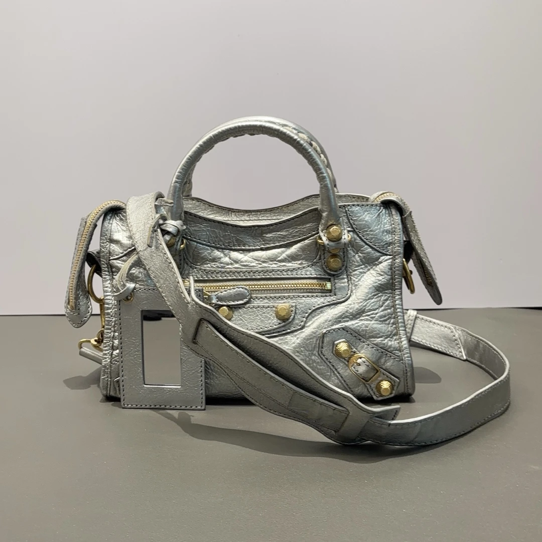 95新 Balenciaga/巴黎世家 银色金扣mini铆钉手提单肩包 05380
